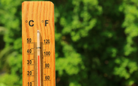 Caldo intenso fino a 37 gradi, in arrivo forti temporali