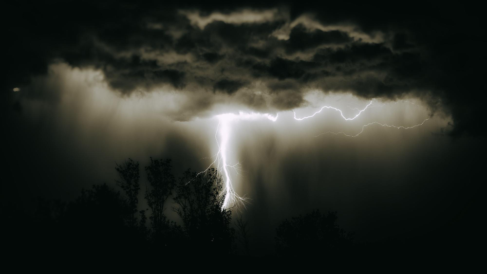 Temporali in arrivo, poi caldo più contenuto