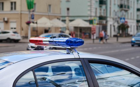 Aggredito un agente in carcere durante una telefonata