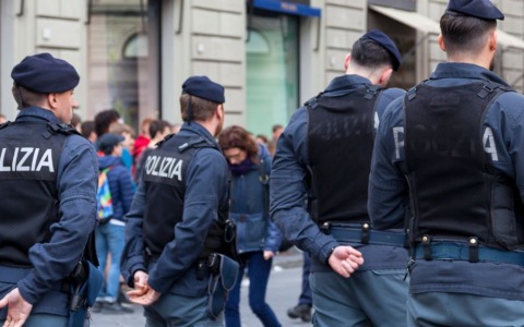 Tentato furto in concessionaria, arrestato un 47enne a Novara