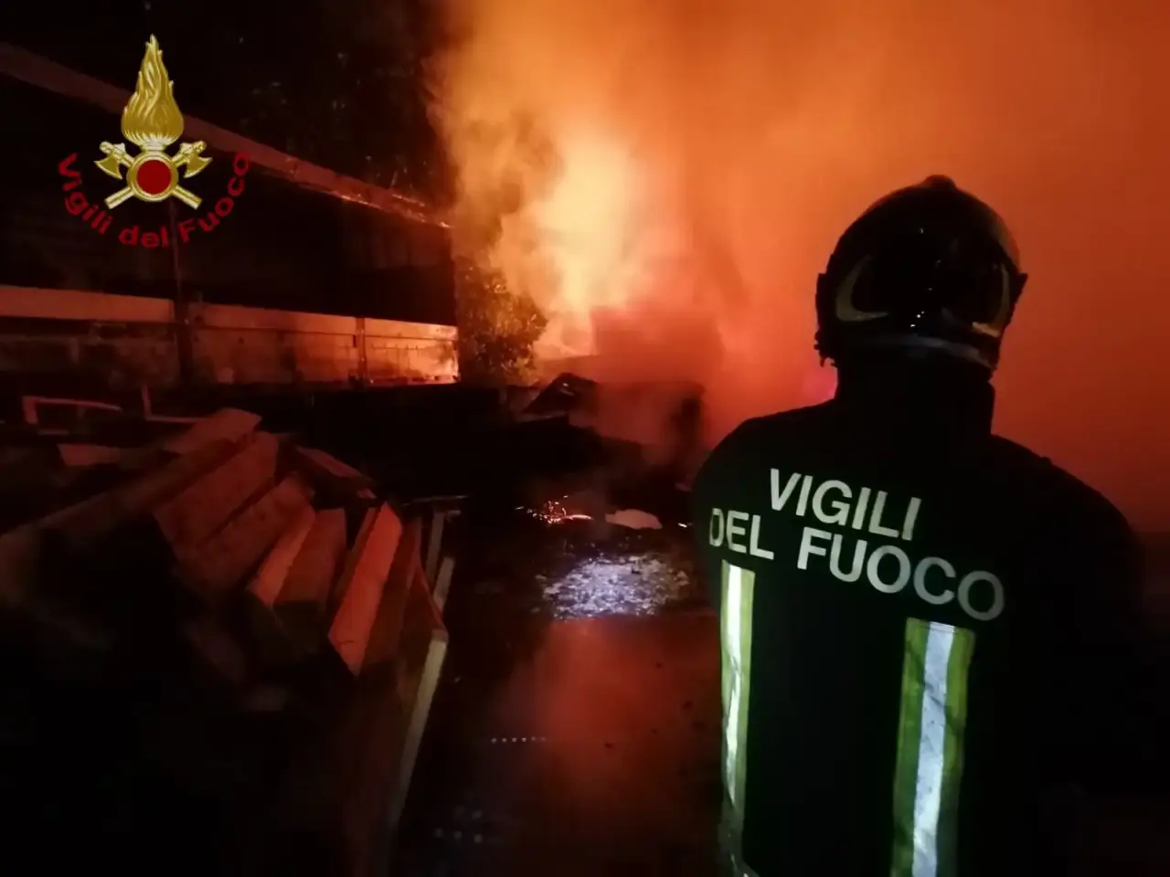 Novara, fondi locali per formare i vigili del fuoco volontari